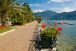 Passeggiata sulle rive del lago